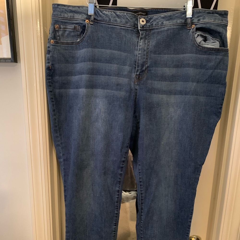 Plus size distressed jeans